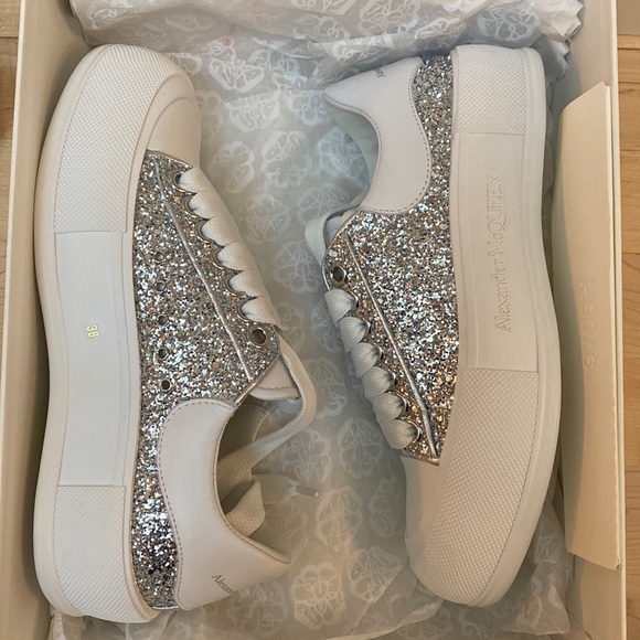 Women’s Alexander Macqueen Sneaker in Silver